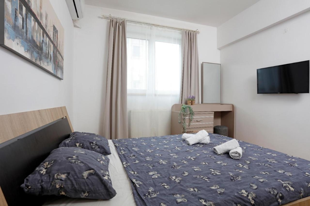 Rico'S 3 Bedroom City Center Apartment Bucharest Exterior photo