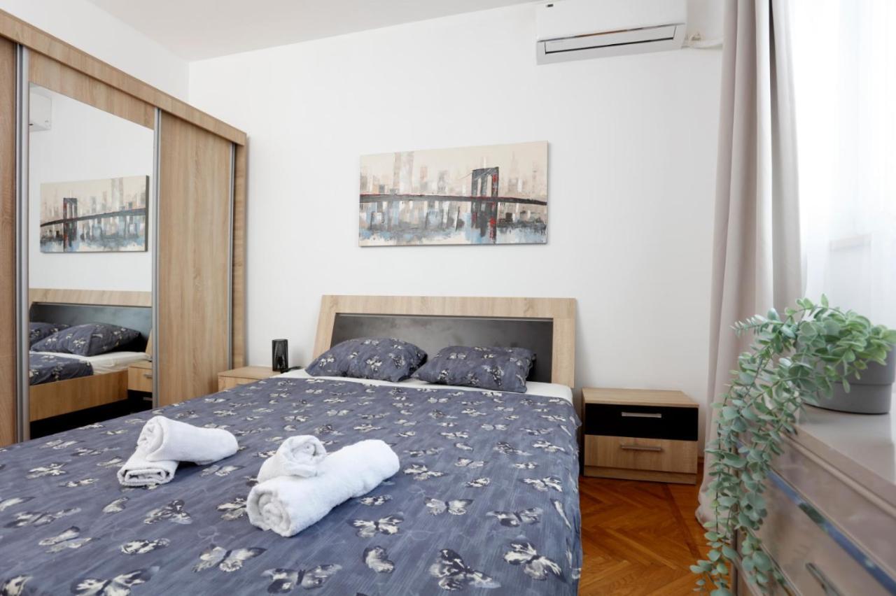 Rico'S 3 Bedroom City Center Apartment Bucharest Exterior photo